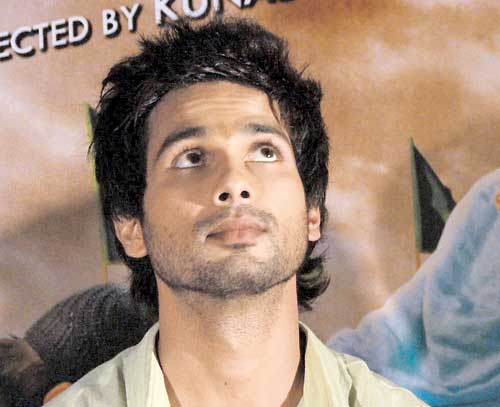 Shahid-Priyanka reunite as co-stars